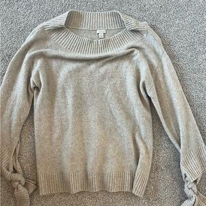 Hinge Cream Sweater with Bow Accents